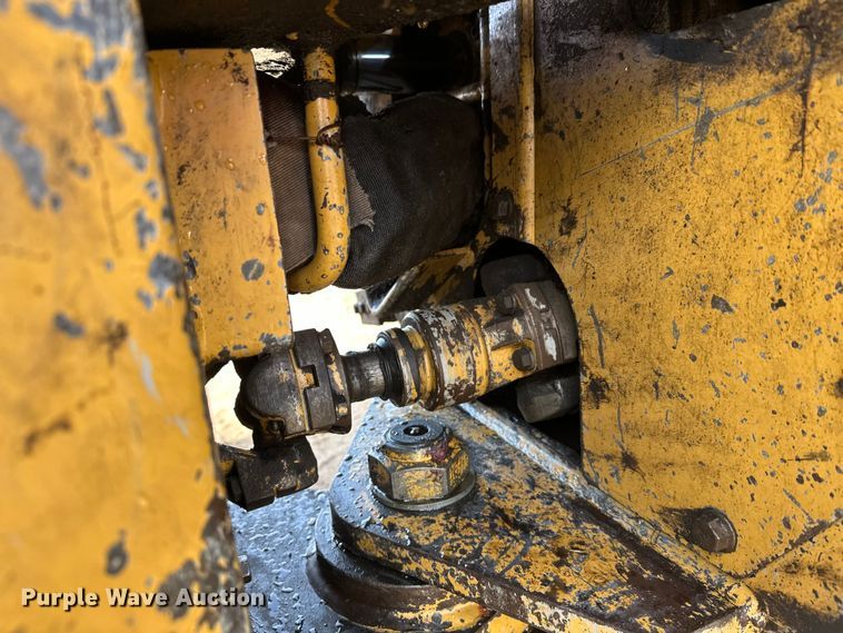 image for item FK1698 2001 Hydro-Ax 721E mulcher