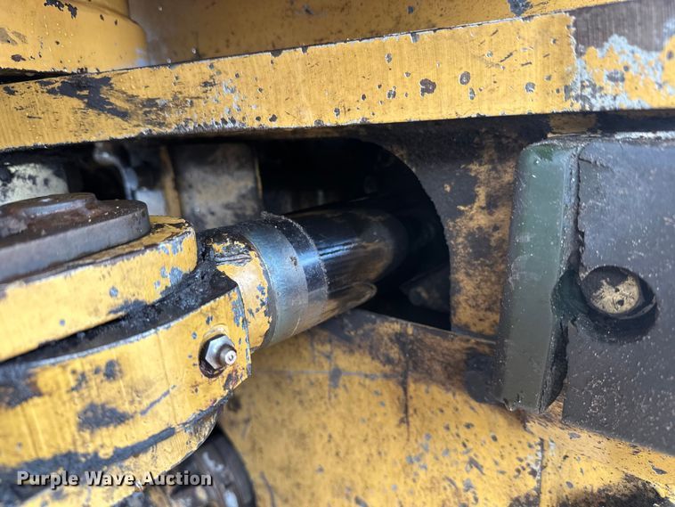 image for item FK1698 2001 Hydro-Ax 721E mulcher