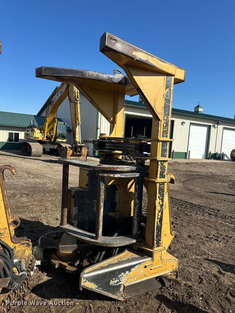 image for item FK1698 2001 Hydro-Ax 721E mulcher