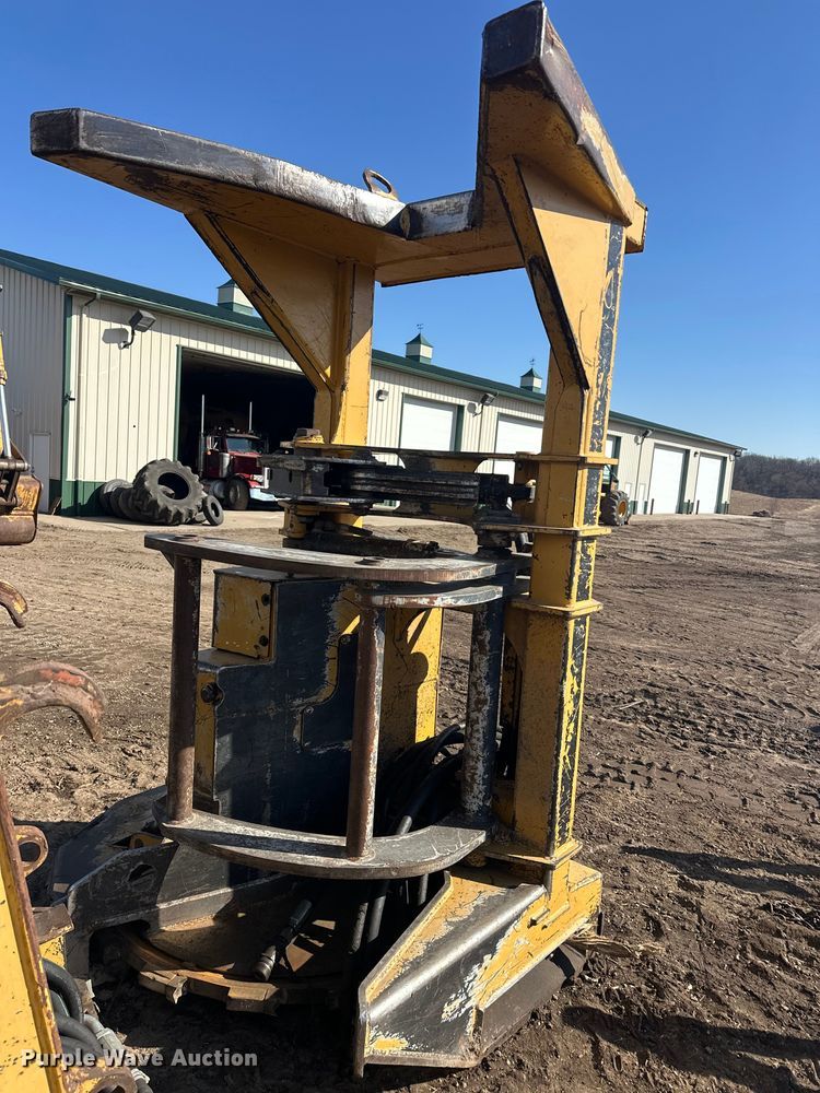 image for item FK1698 2001 Hydro-Ax 721E mulcher