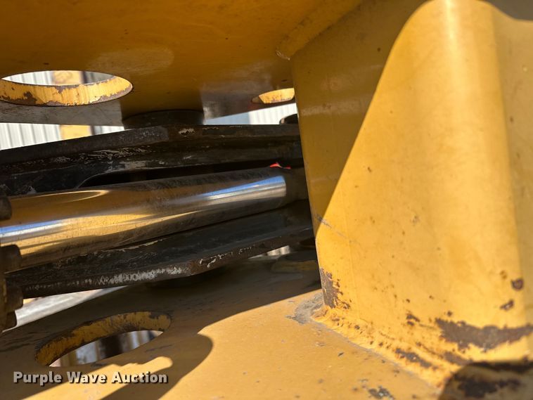 image for item FK1698 2001 Hydro-Ax 721E mulcher