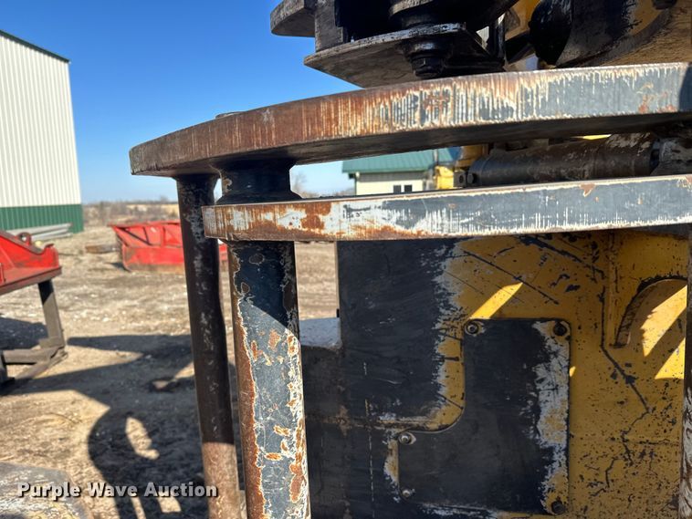 image for item FK1698 2001 Hydro-Ax 721E mulcher