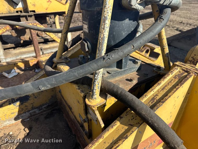 image for item FK1698 2001 Hydro-Ax 721E mulcher