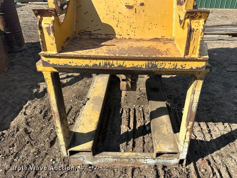 image for item FK1698 2001 Hydro-Ax 721E mulcher