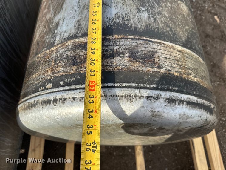 image for item FK1726 (2) fuel tanks