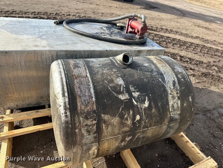 image for item FK1726 (2) fuel tanks