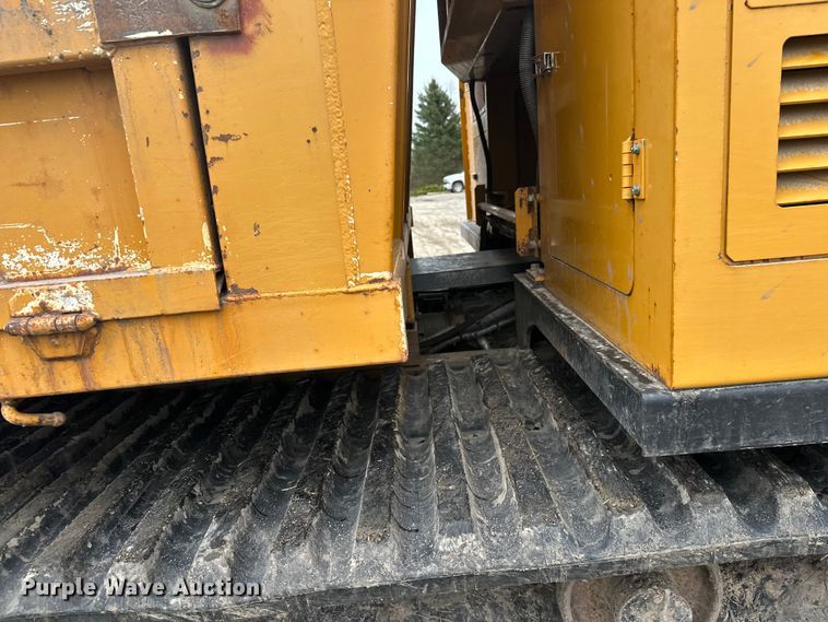 image for item FK1765 2016 Morooka MST-1500VD track carrier