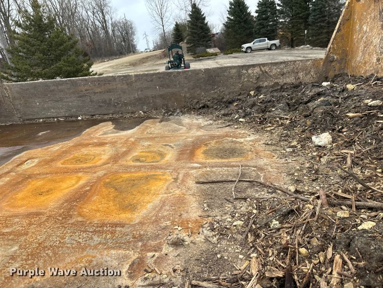 image for item FK1765 2016 Morooka MST-1500VD track carrier