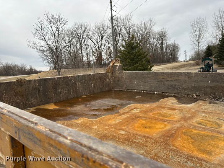 image for item FK1765 2016 Morooka MST-1500VD track carrier