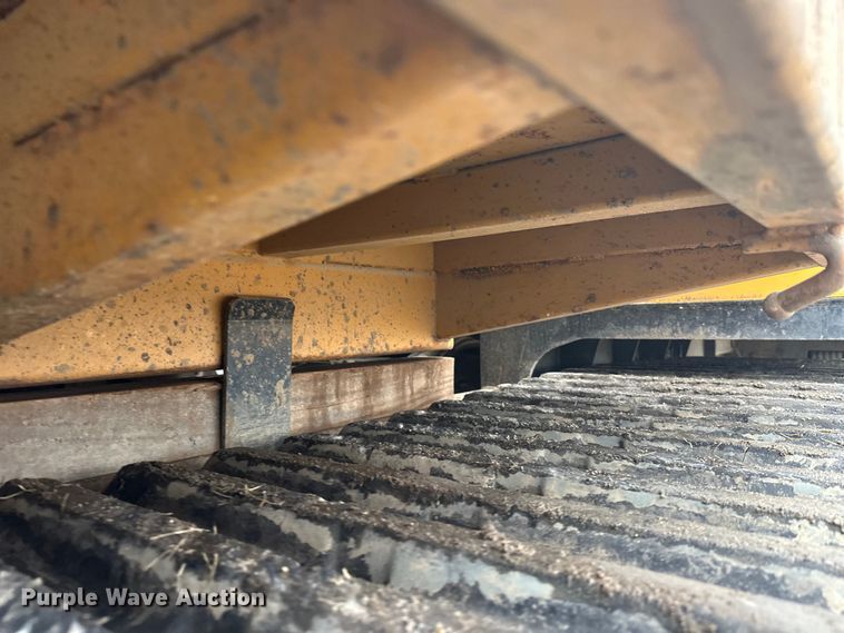 image for item FK1765 2016 Morooka MST-1500VD track carrier