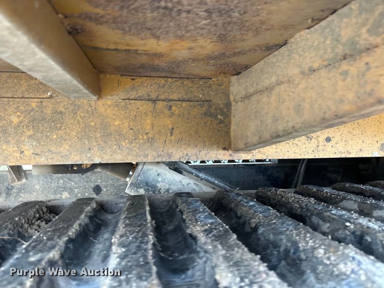 image for item FK1765 2016 Morooka MST-1500VD track carrier