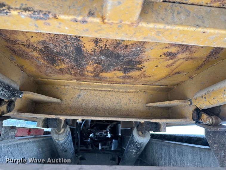 image for item FK1765 2016 Morooka MST-1500VD track carrier