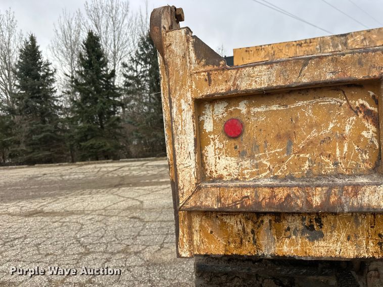 image for item FK1765 2016 Morooka MST-1500VD track carrier