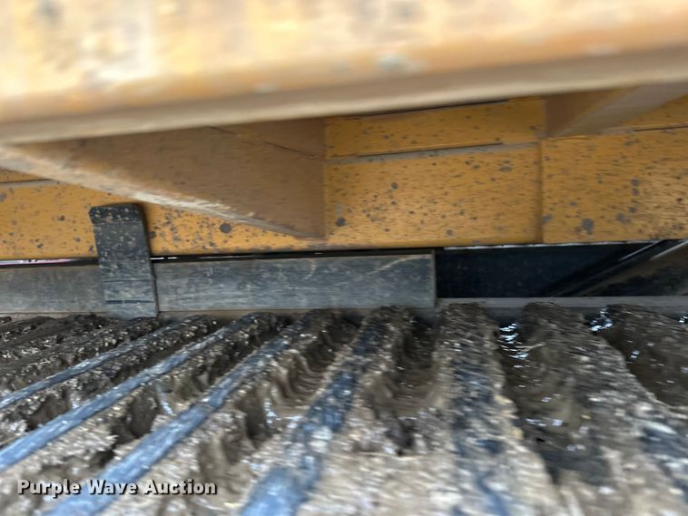 image for item FK1765 2016 Morooka MST-1500VD track carrier