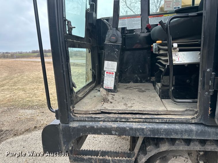 image for item FK1765 2016 Morooka MST-1500VD track carrier