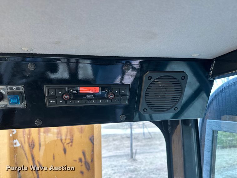 image for item FK1765 2016 Morooka MST-1500VD track carrier