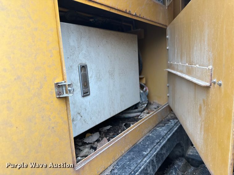 image for item FK1765 2016 Morooka MST-1500VD track carrier