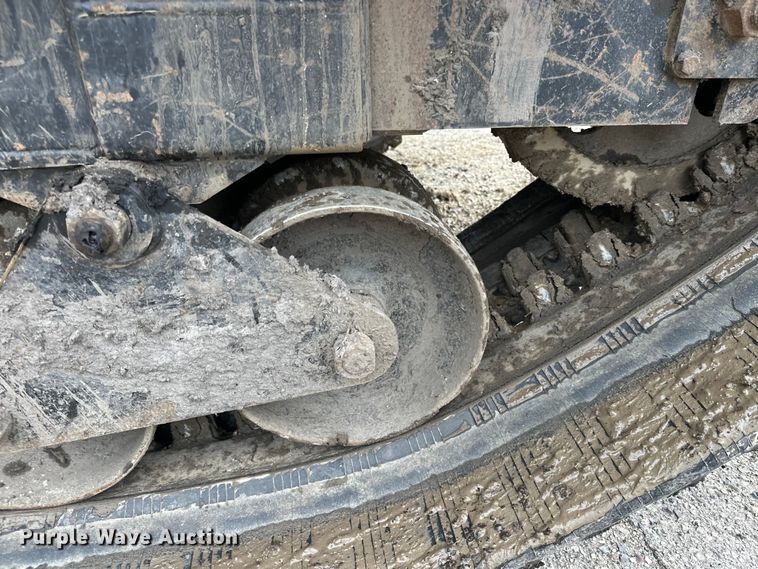 image for item FK1765 2016 Morooka MST-1500VD track carrier