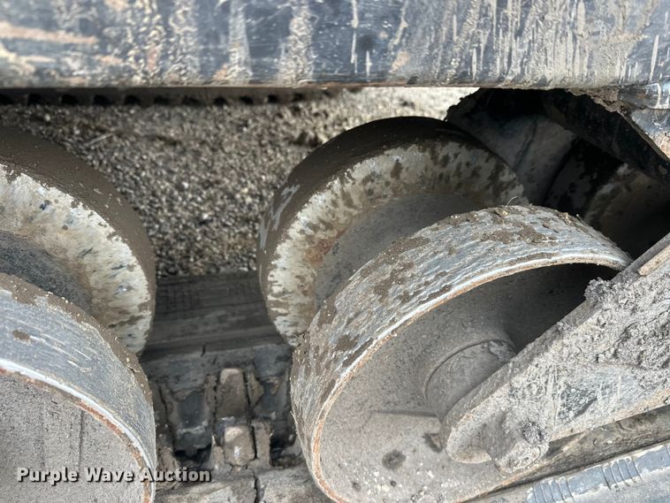 image for item FK1765 2016 Morooka MST-1500VD track carrier