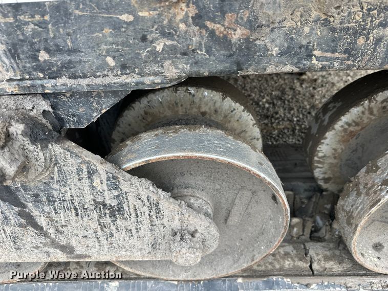 image for item FK1765 2016 Morooka MST-1500VD track carrier