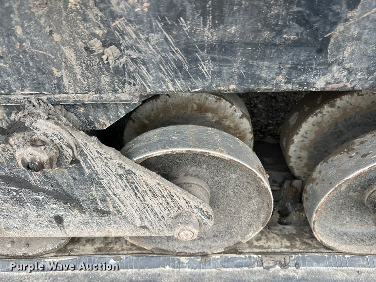 image for item FK1765 2016 Morooka MST-1500VD track carrier