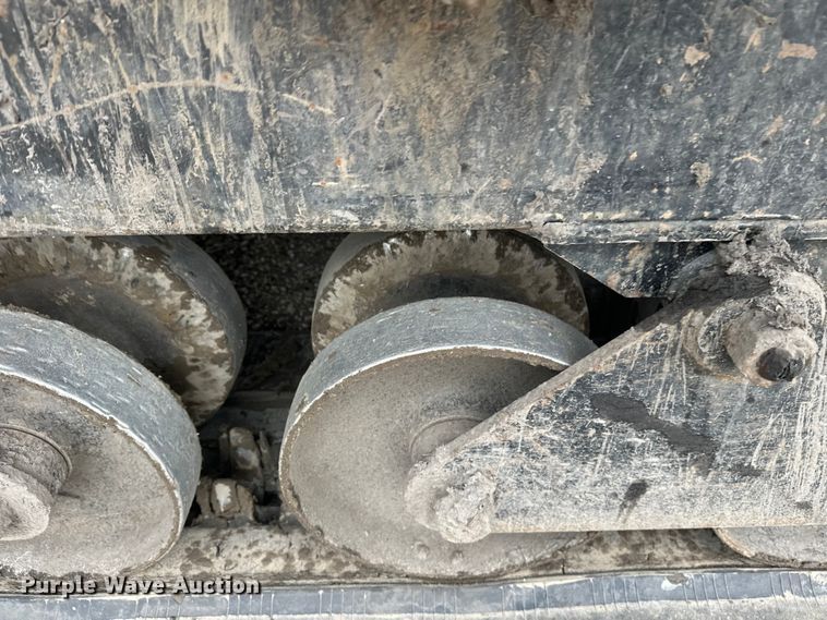 image for item FK1765 2016 Morooka MST-1500VD track carrier