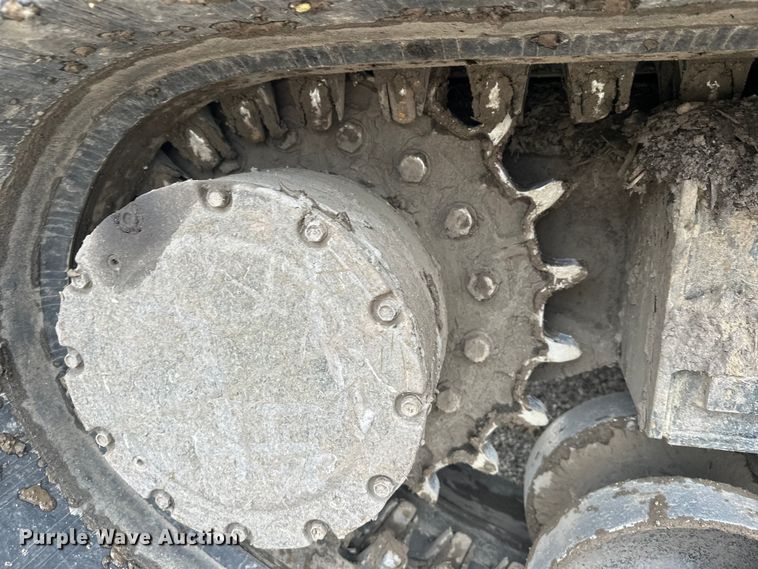 image for item FK1765 2016 Morooka MST-1500VD track carrier