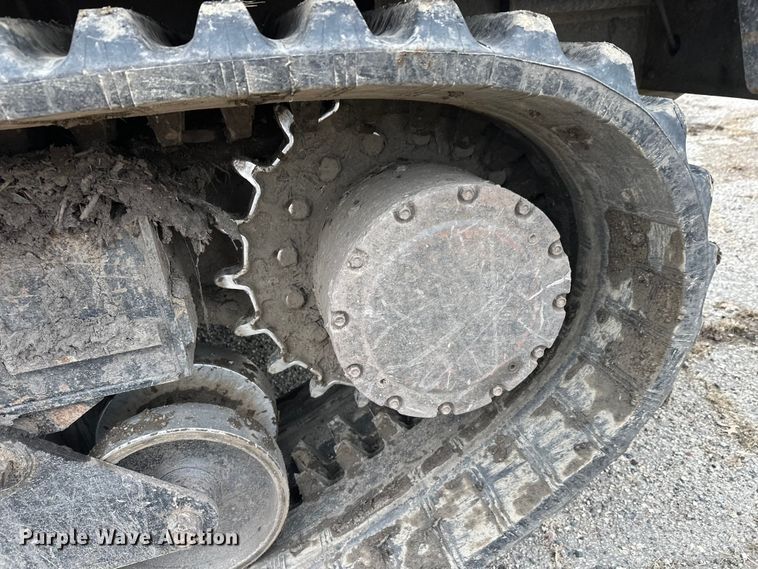 image for item FK1765 2016 Morooka MST-1500VD track carrier