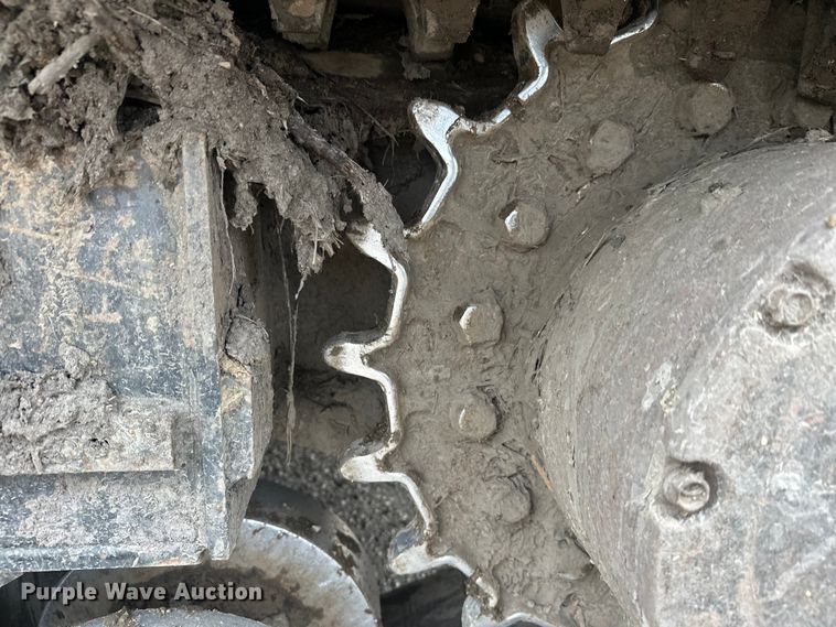 image for item FK1765 2016 Morooka MST-1500VD track carrier