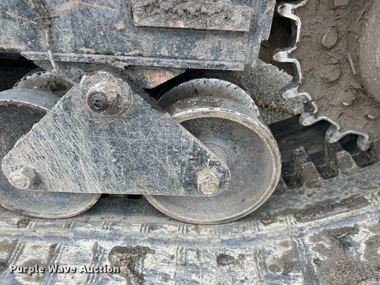 image for item FK1765 2016 Morooka MST-1500VD track carrier