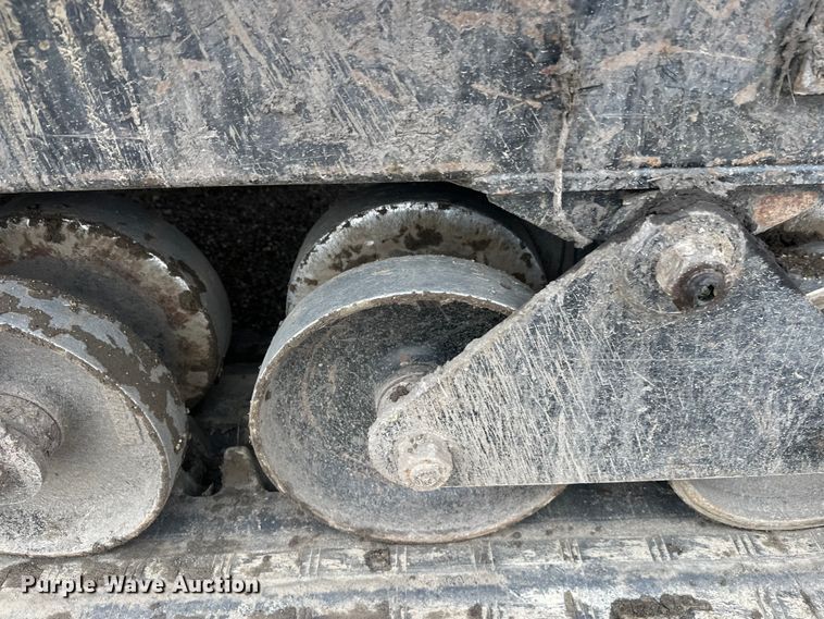 image for item FK1765 2016 Morooka MST-1500VD track carrier