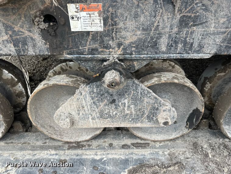 image for item FK1765 2016 Morooka MST-1500VD track carrier