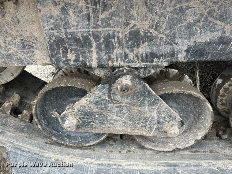 image for item FK1765 2016 Morooka MST-1500VD track carrier