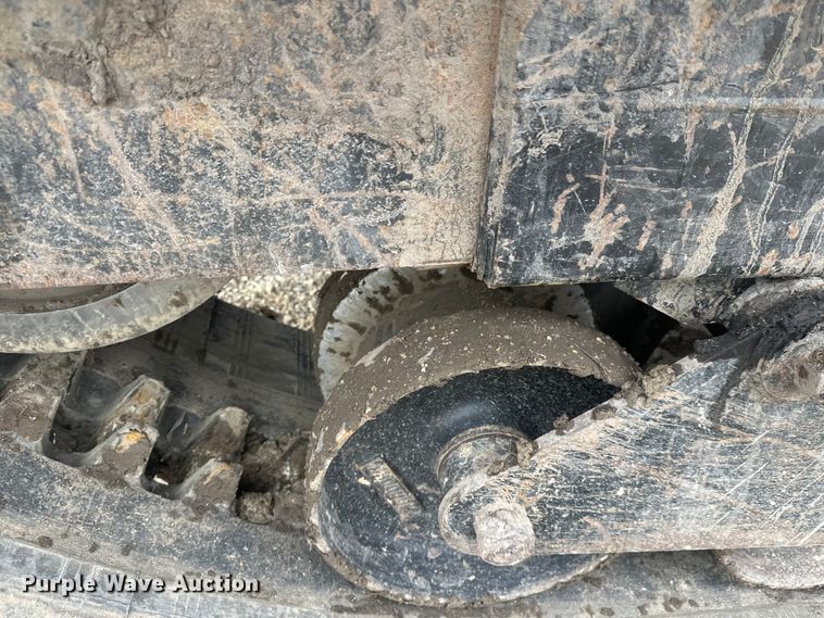 image for item FK1765 2016 Morooka MST-1500VD track carrier