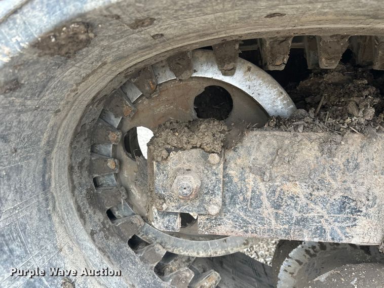 image for item FK1765 2016 Morooka MST-1500VD track carrier