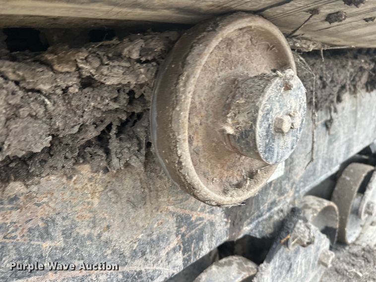 image for item FK1765 2016 Morooka MST-1500VD track carrier