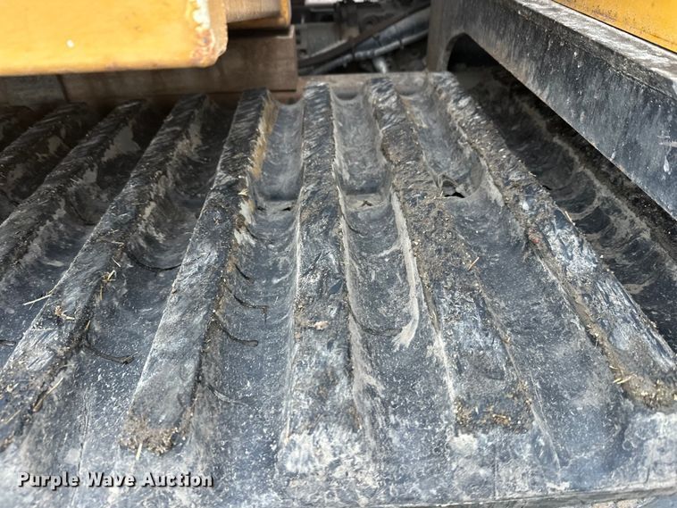 image for item FK1765 2016 Morooka MST-1500VD track carrier