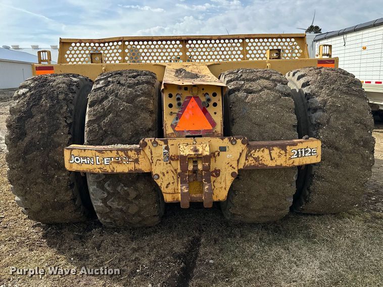 image for item FK1776 2009 John Deere 2112E scraper