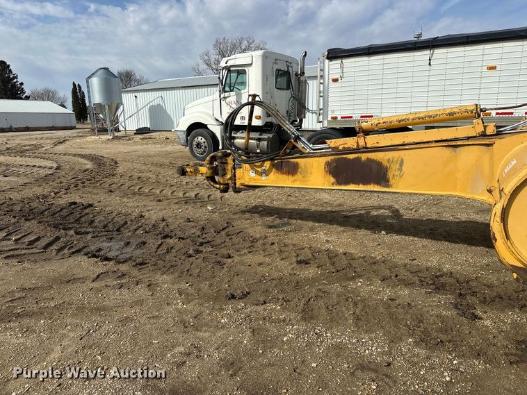 image for item FK1776 2009 John Deere 2112E scraper