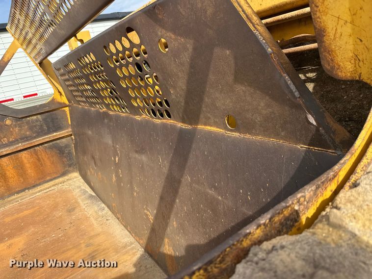 image for item FK1776 2009 John Deere 2112E scraper