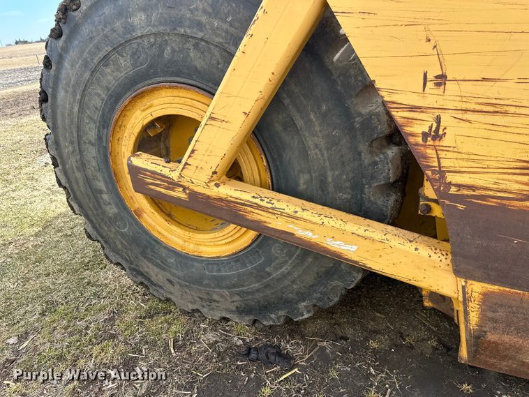 image for item FK1776 2009 John Deere 2112E scraper