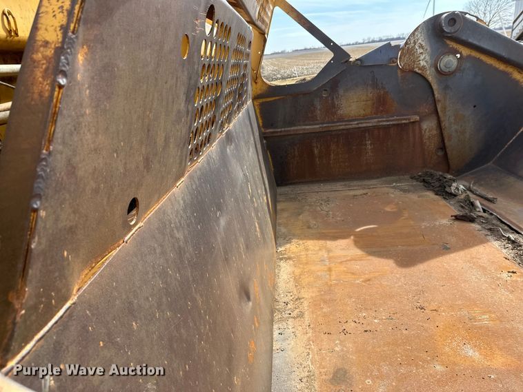 image for item FK1776 2009 John Deere 2112E scraper