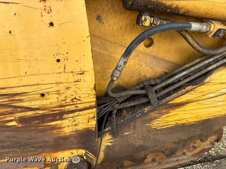 image for item FK1776 2009 John Deere 2112E scraper