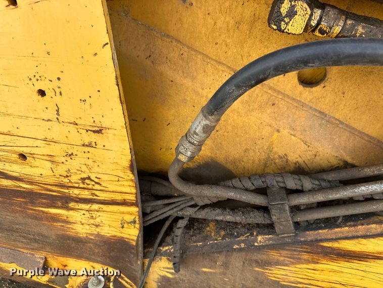 image for item FK1776 2009 John Deere 2112E scraper