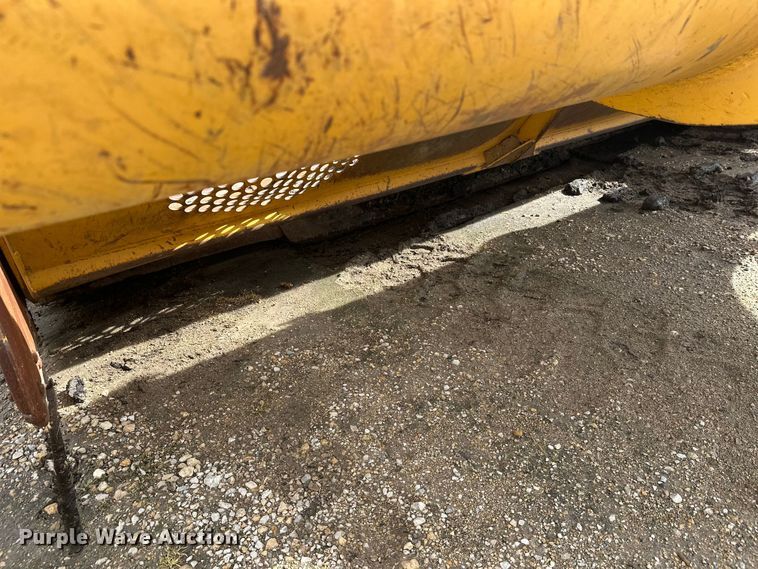 image for item FK1776 2009 John Deere 2112E scraper