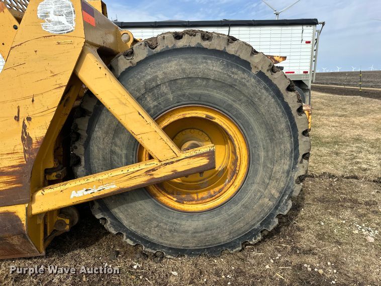 image for item FK1776 2009 John Deere 2112E scraper