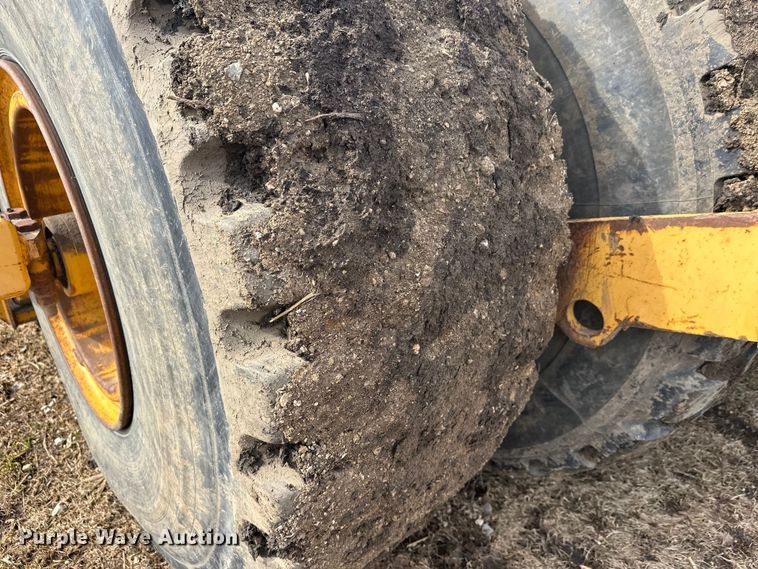 image for item FK1776 2009 John Deere 2112E scraper