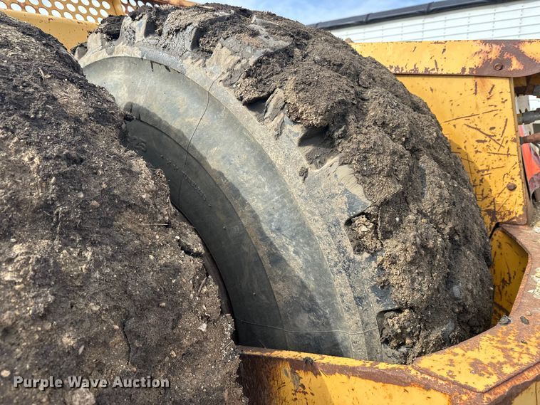 image for item FK1776 2009 John Deere 2112E scraper