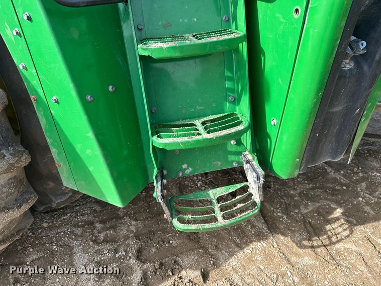 image for item FK1777 2015 John Deere 9570R Scraper Special 4WD tractor