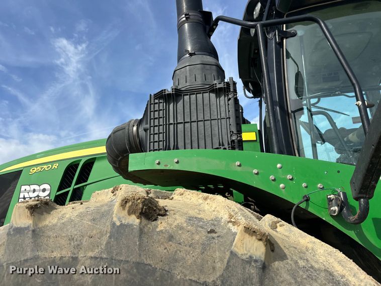 image for item FK1777 2015 John Deere 9570R Scraper Special 4WD tractor